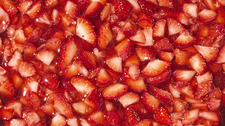 9oz Strawberries Cup | Dessert Toppings | Carvel