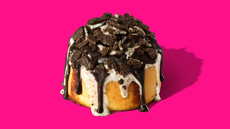 OREO Bon | Featured Topped Roll | Cinnabon